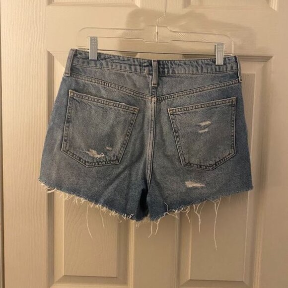 Jean cutoff shorts with red side detailing - Picture 2 of 3